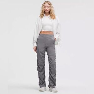 Lululemon Dance Studio Slim-Fit High-Rise Flared Pant
Solar Grey Size XXXS EUC